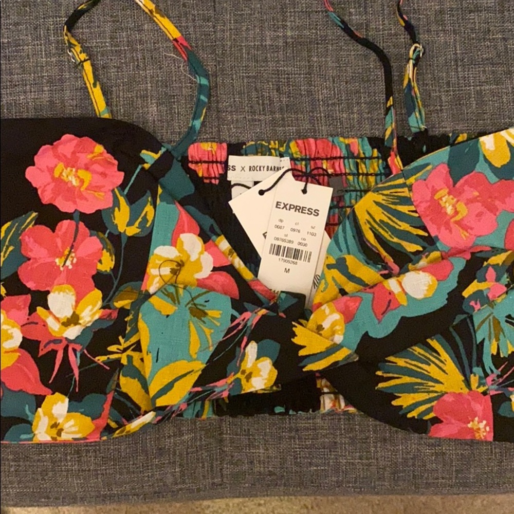 NWT Express Rocky Barnes floral crop top. - Picture 2 of 5